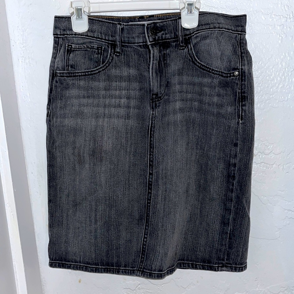 Old navy gray denim skirt, size 6